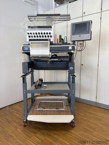ZSK Sprint 8 Freiarm + Bordüre Stickmaschine