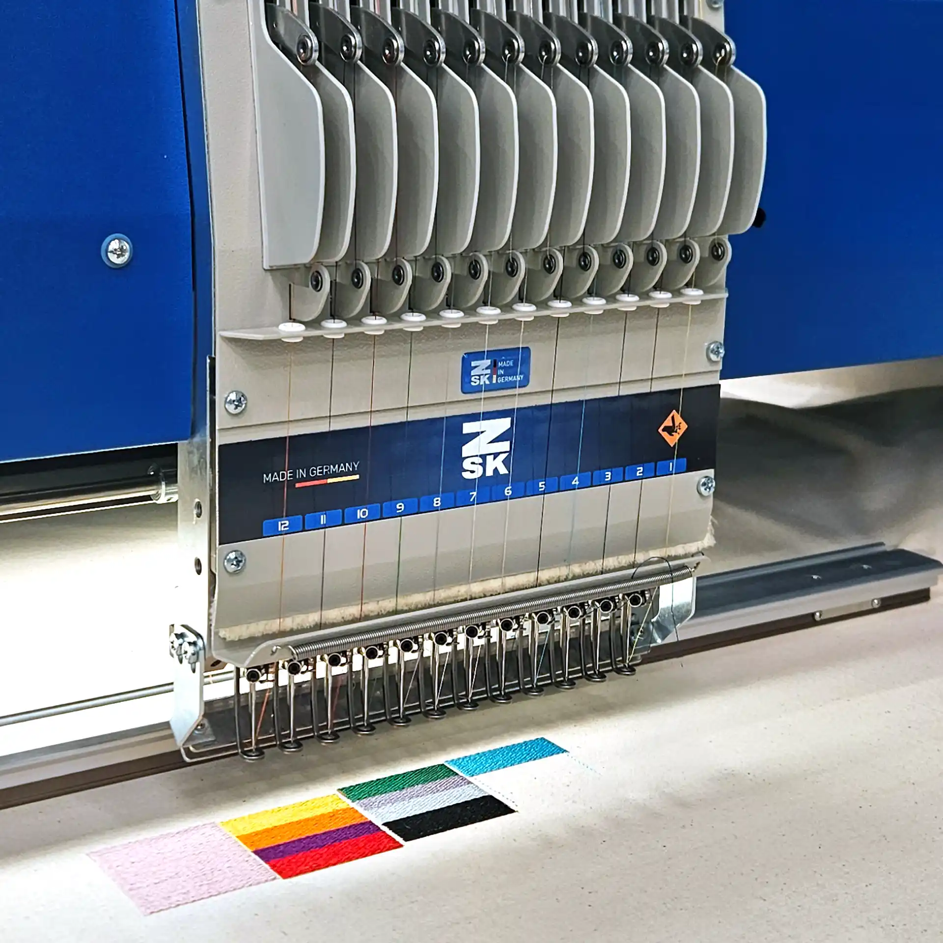 Magnetleiste mit ZSK Logo - Kopf / 6 Nadeln